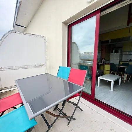 With Balcony & Pool In * ラ・ロシェル