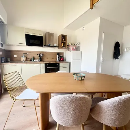 Apartament With Balcony & Pool In La Rochelle (Charente-Maritime)